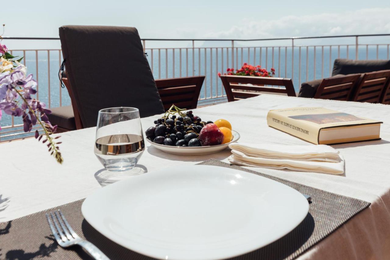 Appartamento In Villa Con Accesso Al Mare, Vista Mozzafiato Palermo Exterior foto